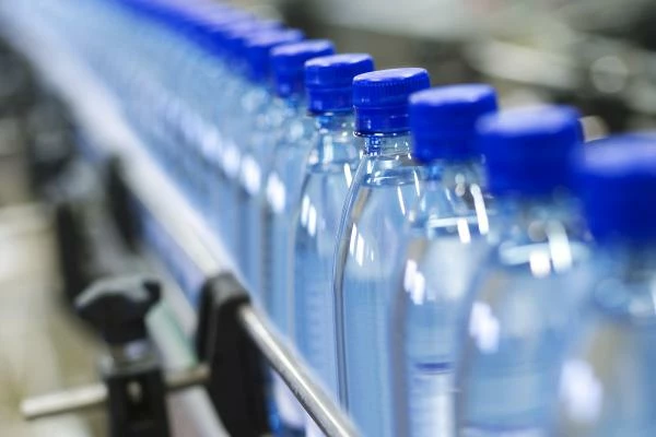 UK Experiences 5% Reduction in Plastic Bottle Prices, Averaging $7,305 per Ton